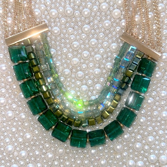 Green Beaded Necklace - Picture 5 of 5